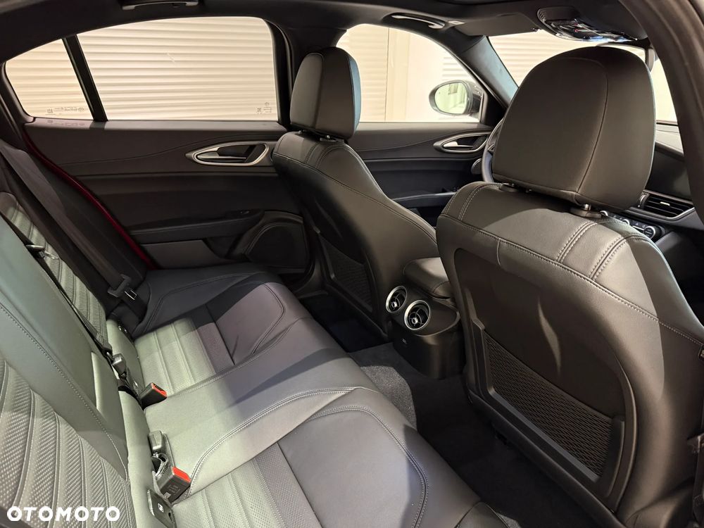 Alfa Romeo Giulia 2.0 Turbo Veloce Q4 - 9