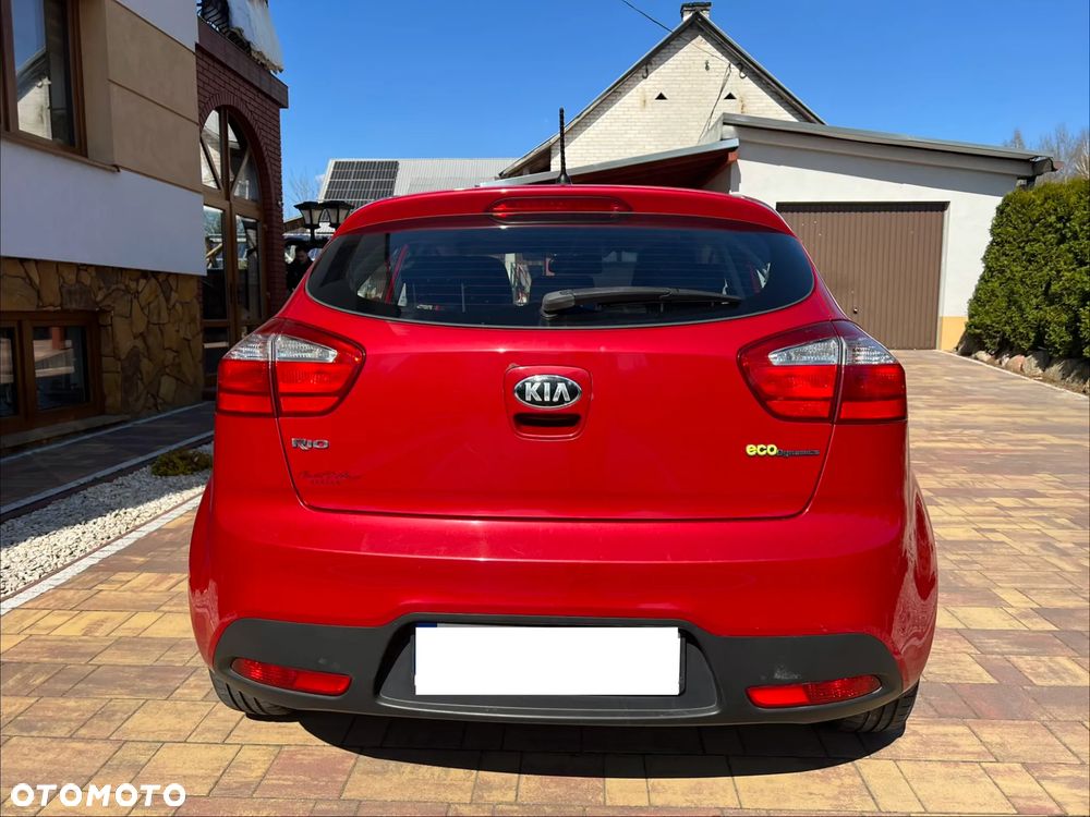 Kia Rio 1.2 L - 4