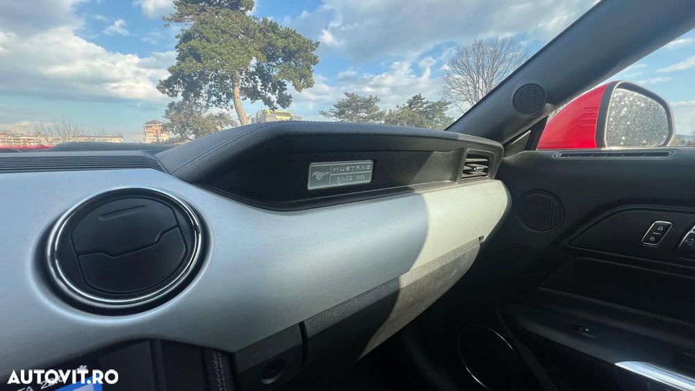 Ford Mustang - 24