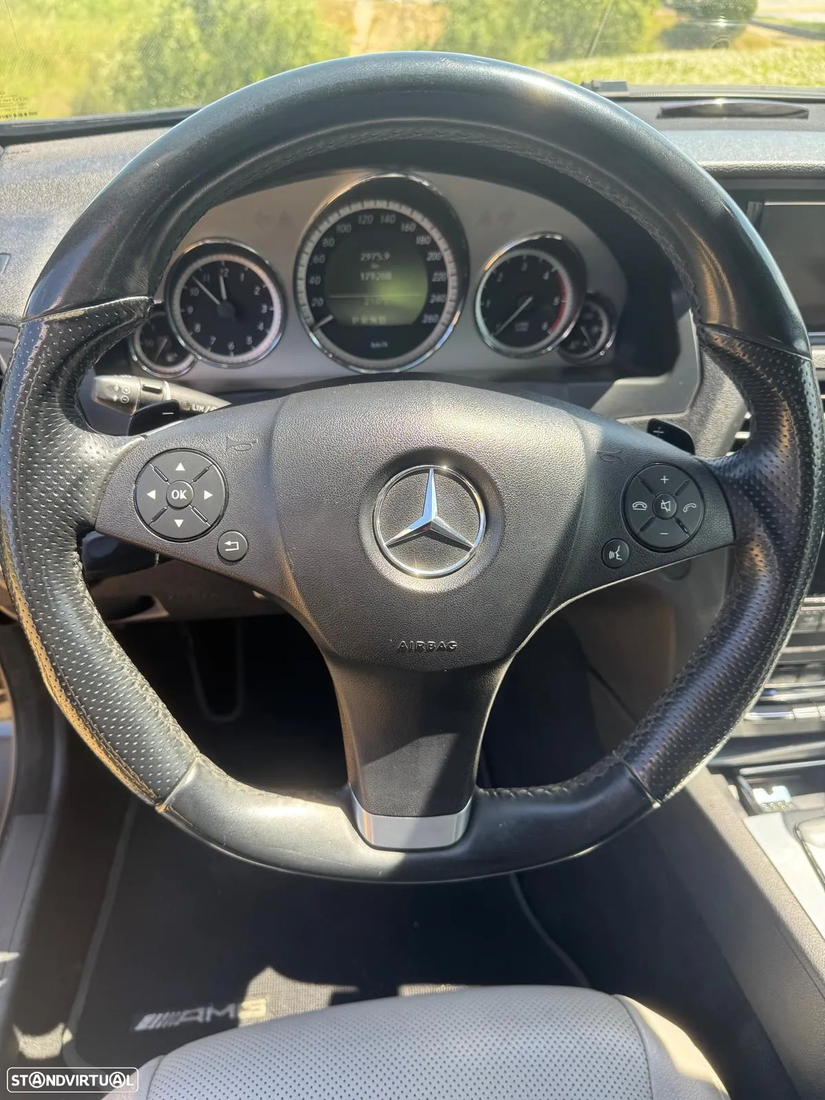 Mercedes-Benz E 250 CDi Elegance BlueEfficiency Auto - 24