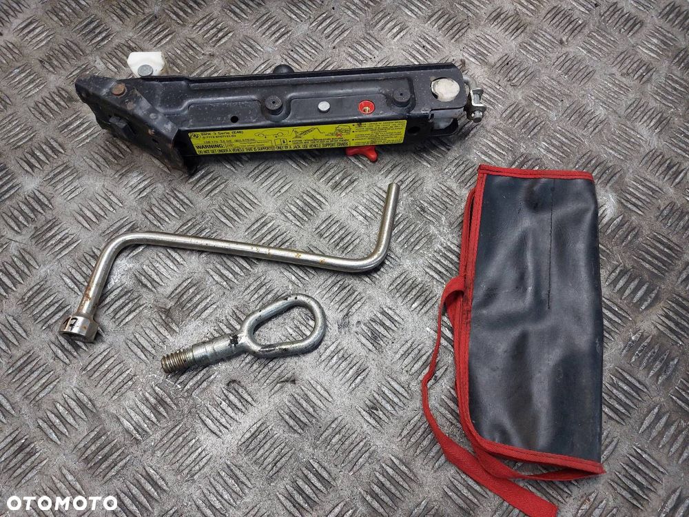 LEWAREK PODNOŚNIK + DOJAZDÓWKA 5x120 3Jx16 FI72,6 115/90R16 BMW E46 6757131 - 2