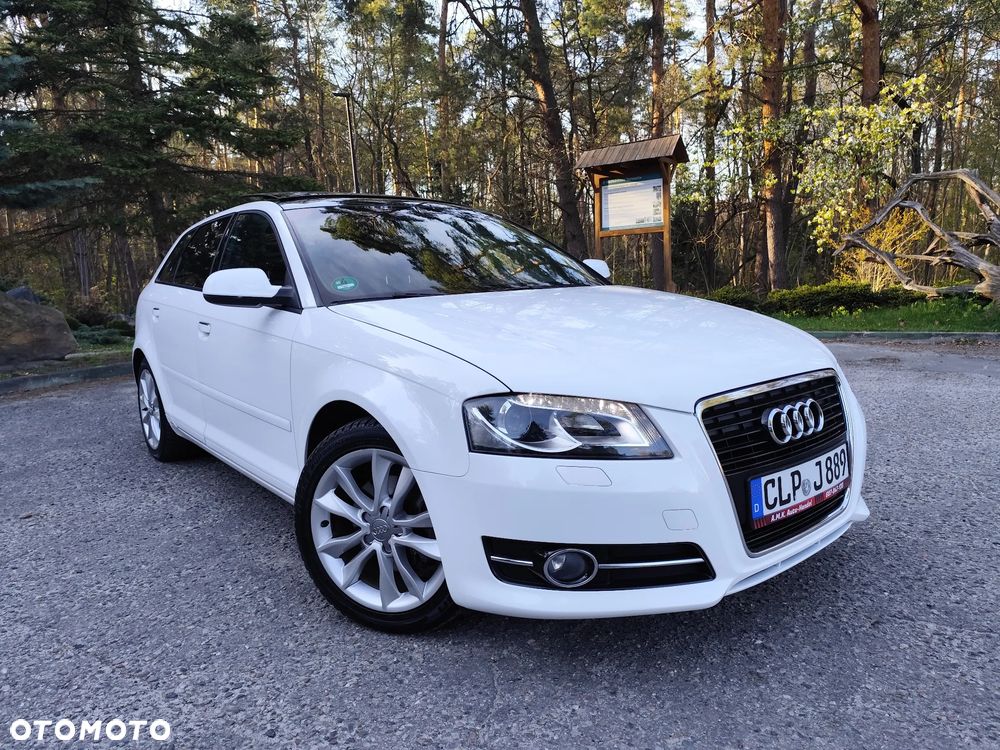 Audi A3 Sportback 2.0 TDI DPF S tronic Ambiente - 2