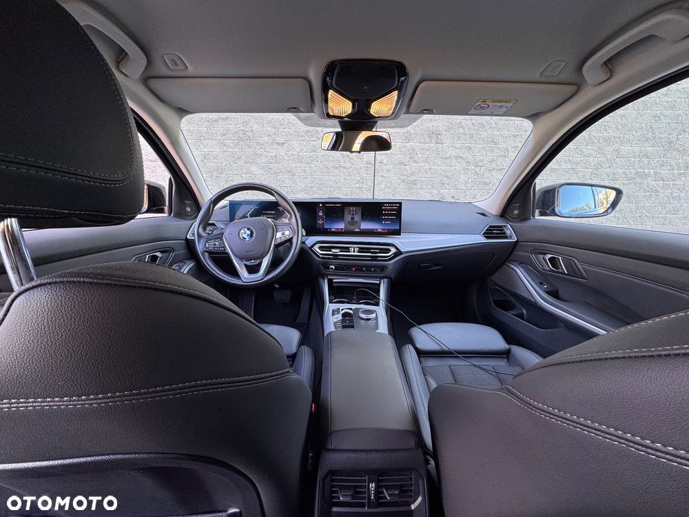 BMW Seria 3 320i xDrive M Sport - 24