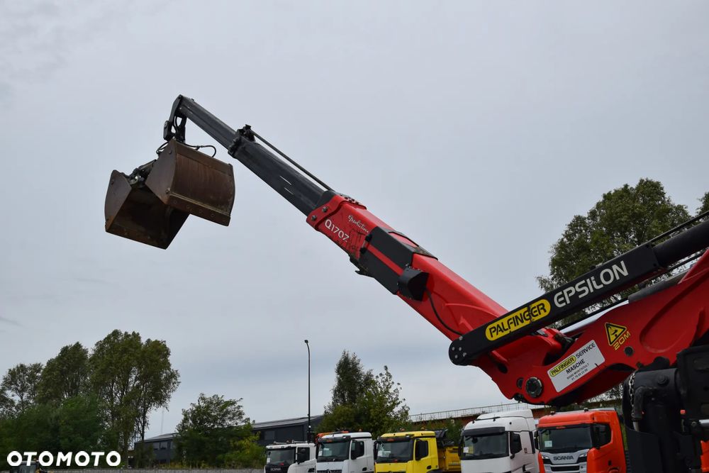 Mercedes-Benz AROCS 3243 / 8x4 / EURO 6 / HDS PALFINGER EPSILON Q170Z / ROTATOR / CHYWTAK / STEROWANIE RADIOWE / WYWROTKA / HYDROBURTA / AUTOMAT / SYSTEM KAMER CYFROWYCH / KAMERA COFANIA / NAWIGACJA / HAK / NISKI PRZEBIEG / 2020 / SERWISOWANY / SPROWADZONY - 16
