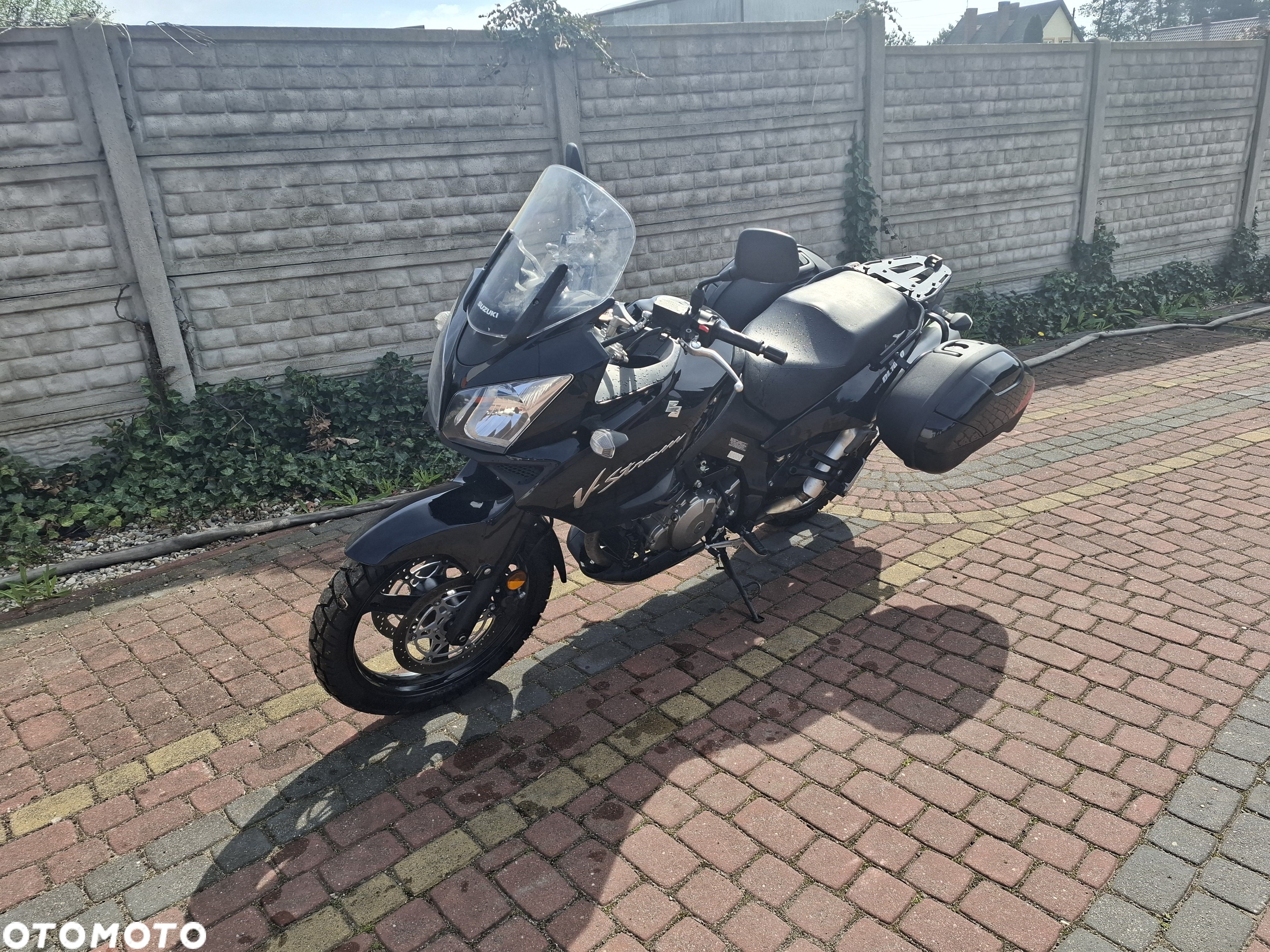 Suzuki V-STROM - 1