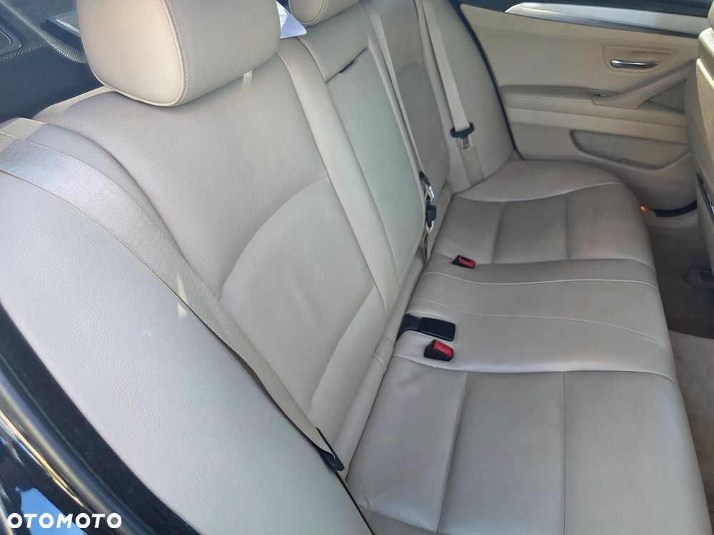 BMW Seria 5 530d xDrive - 10