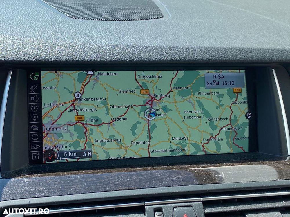 BMW Seria 5 525d xDrive - 14