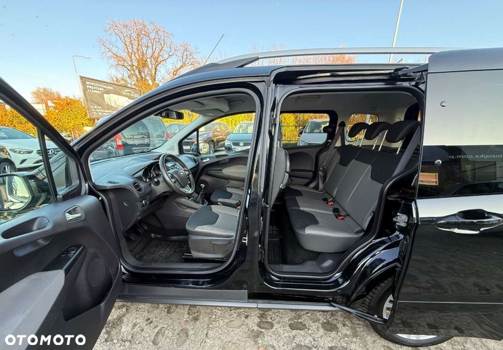 Ford Tourneo Courier - 22