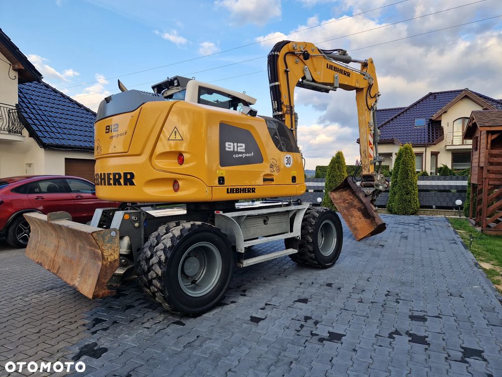 Liebherr A912 - 9