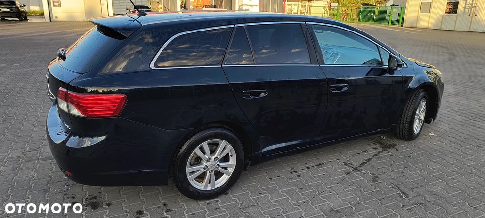 Toyota Avensis 1.8 Comfort - 4