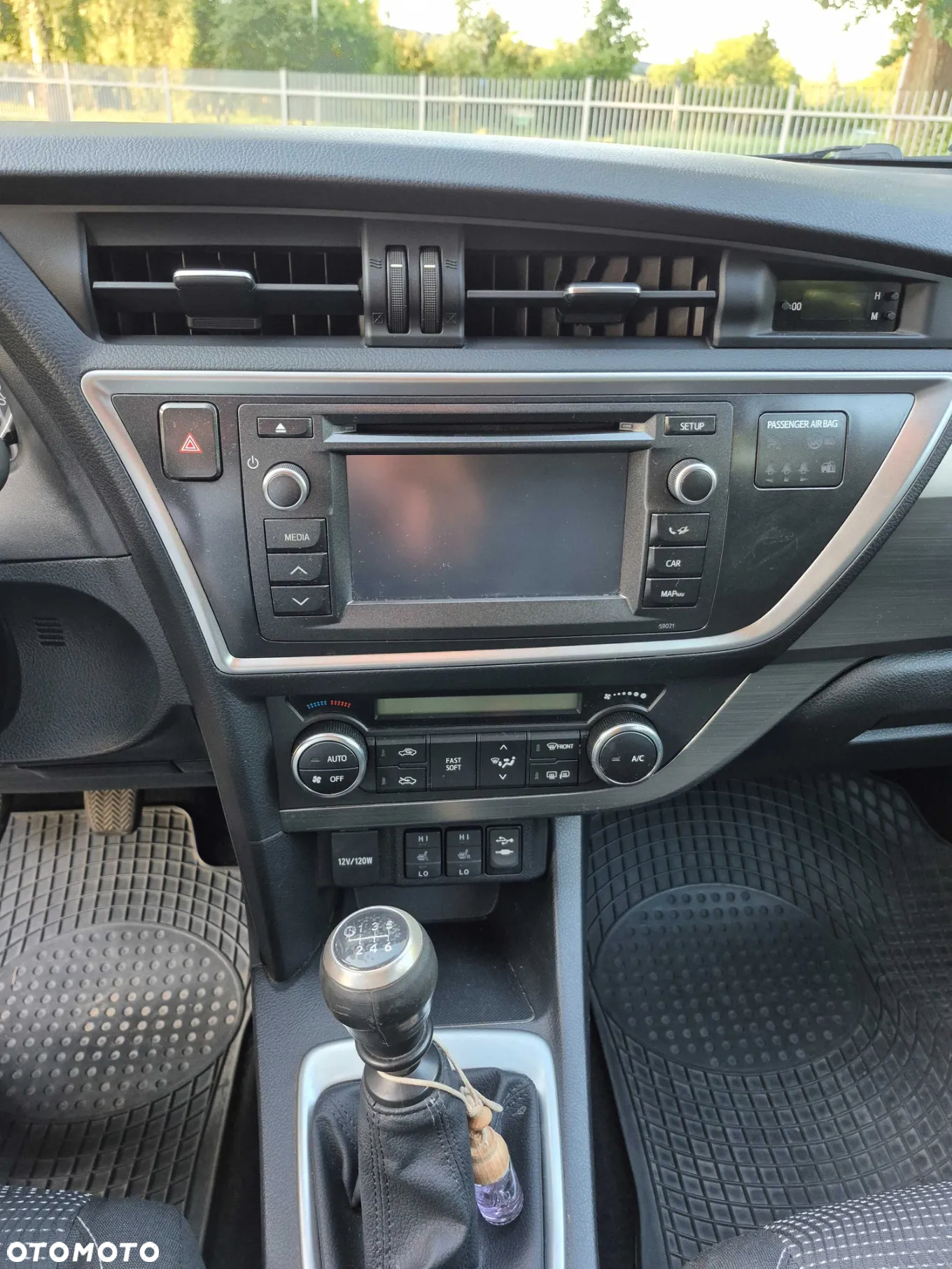 Toyota Auris 1.6 Premium Comfort - 19