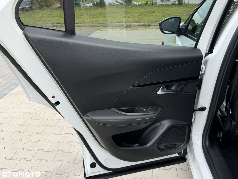 Peugeot 2008 PureTech 130 EAT8 GT - 28