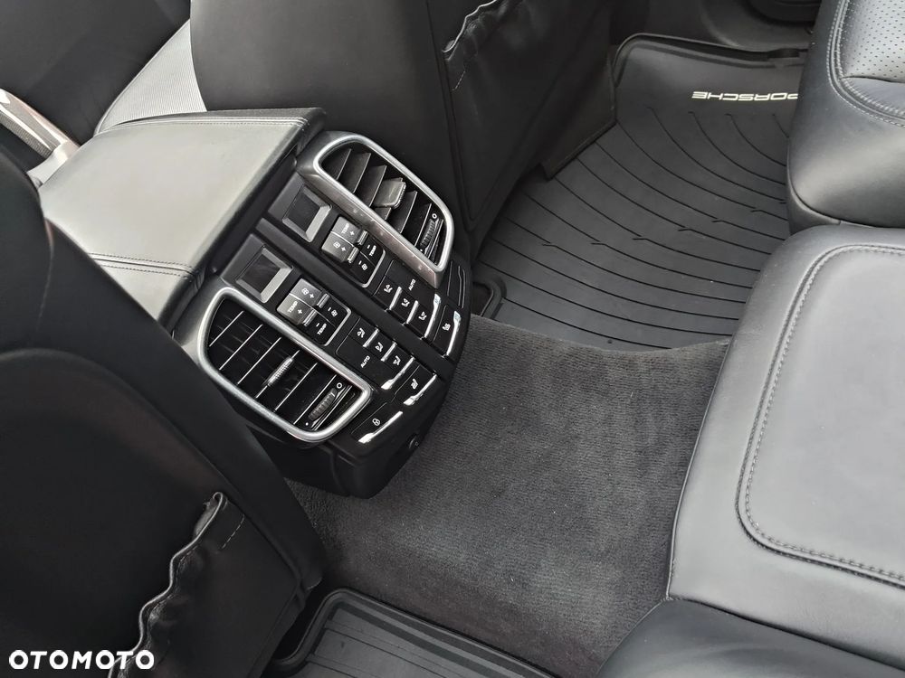 Porsche Cayenne Turbo Tiptronic S - 14