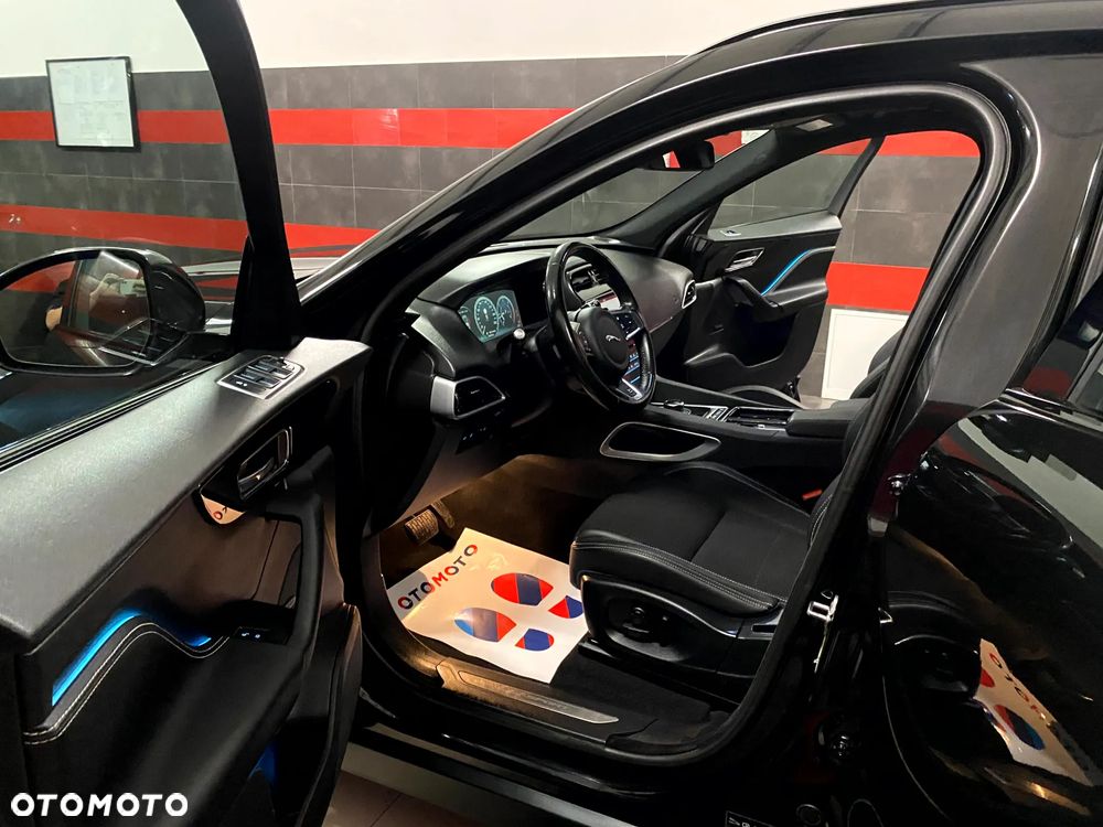 Jaguar F-Pace 20d AWD R-Sport - 17