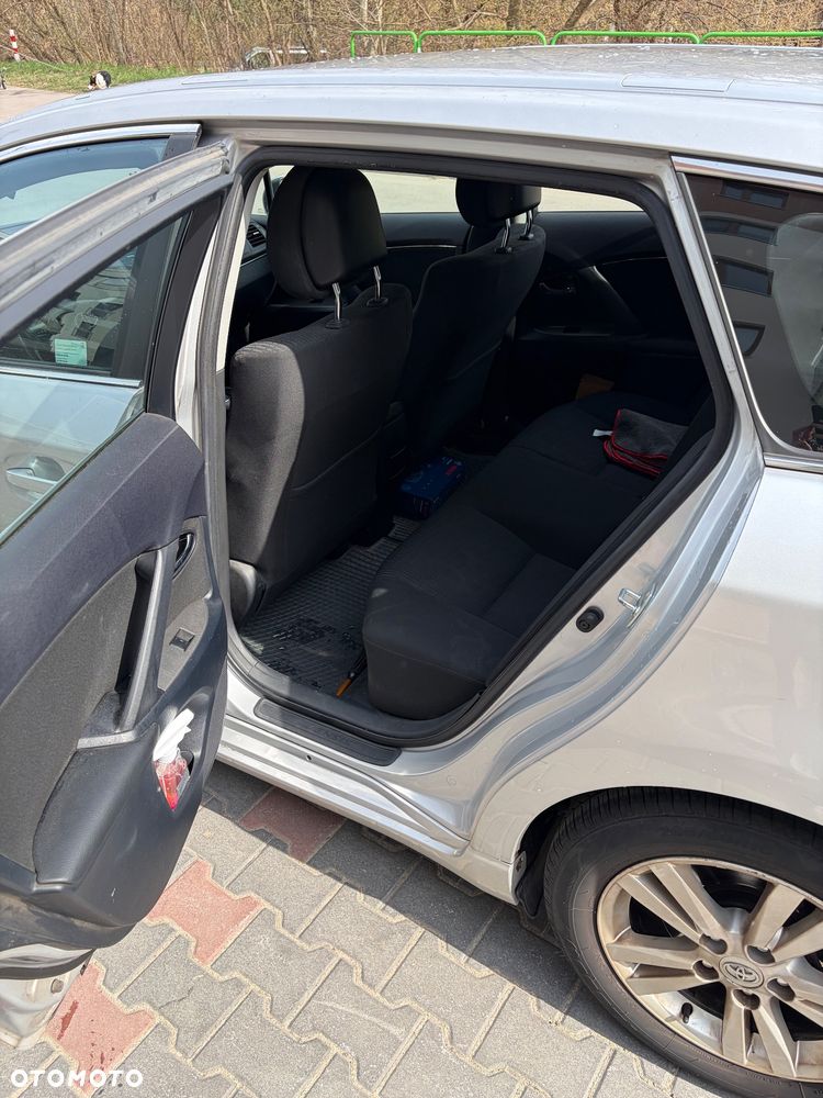 Toyota Avensis 2.0 D-4D Sol+NAVI - 11