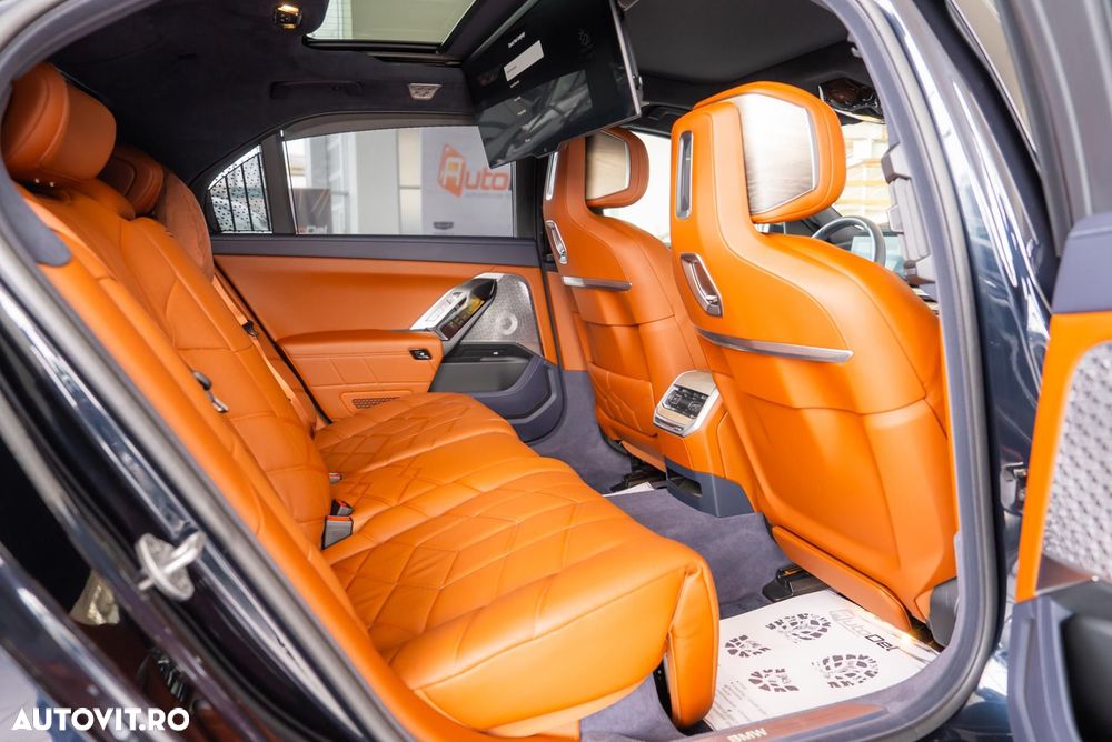 BMW Seria 7 740d xDrive MHEV - 28