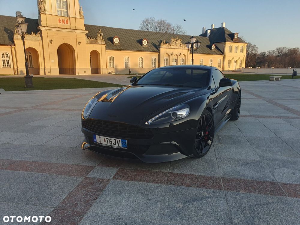 Aston Martin Vanquish - 1