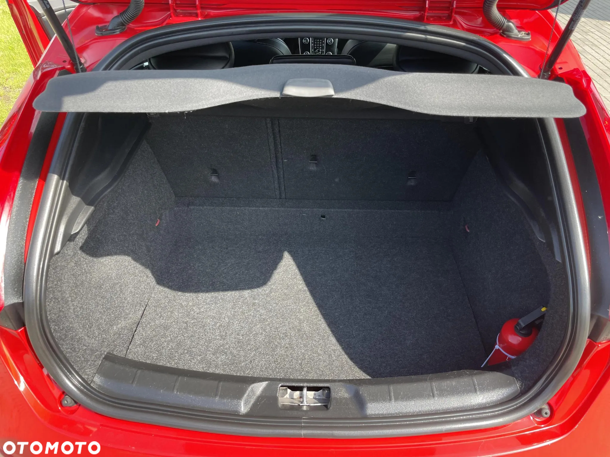 Volvo V40 D2 Drive-E R-Design Momentum - 16