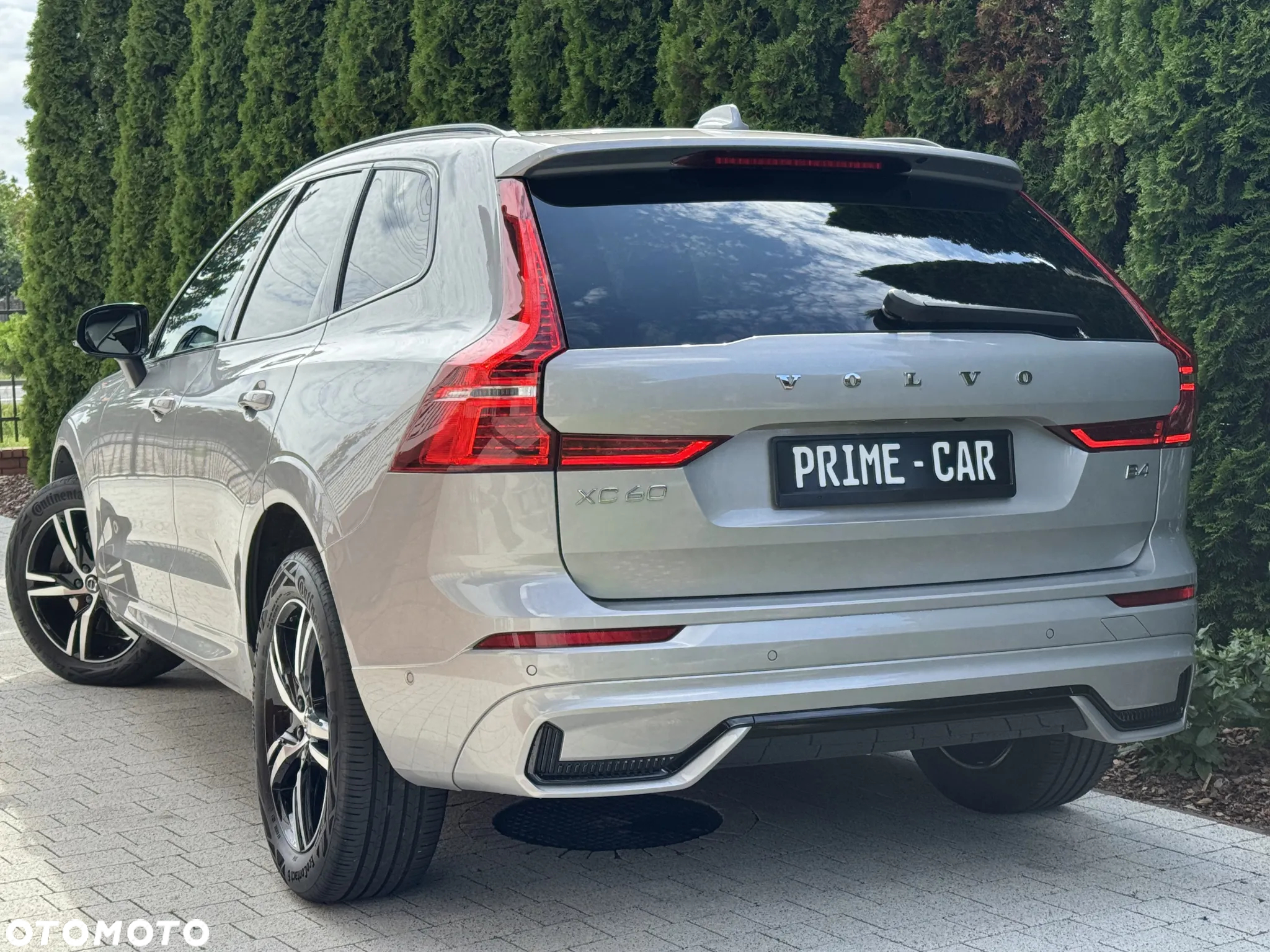 Volvo XC 60 B4 D Plus Dark - 9