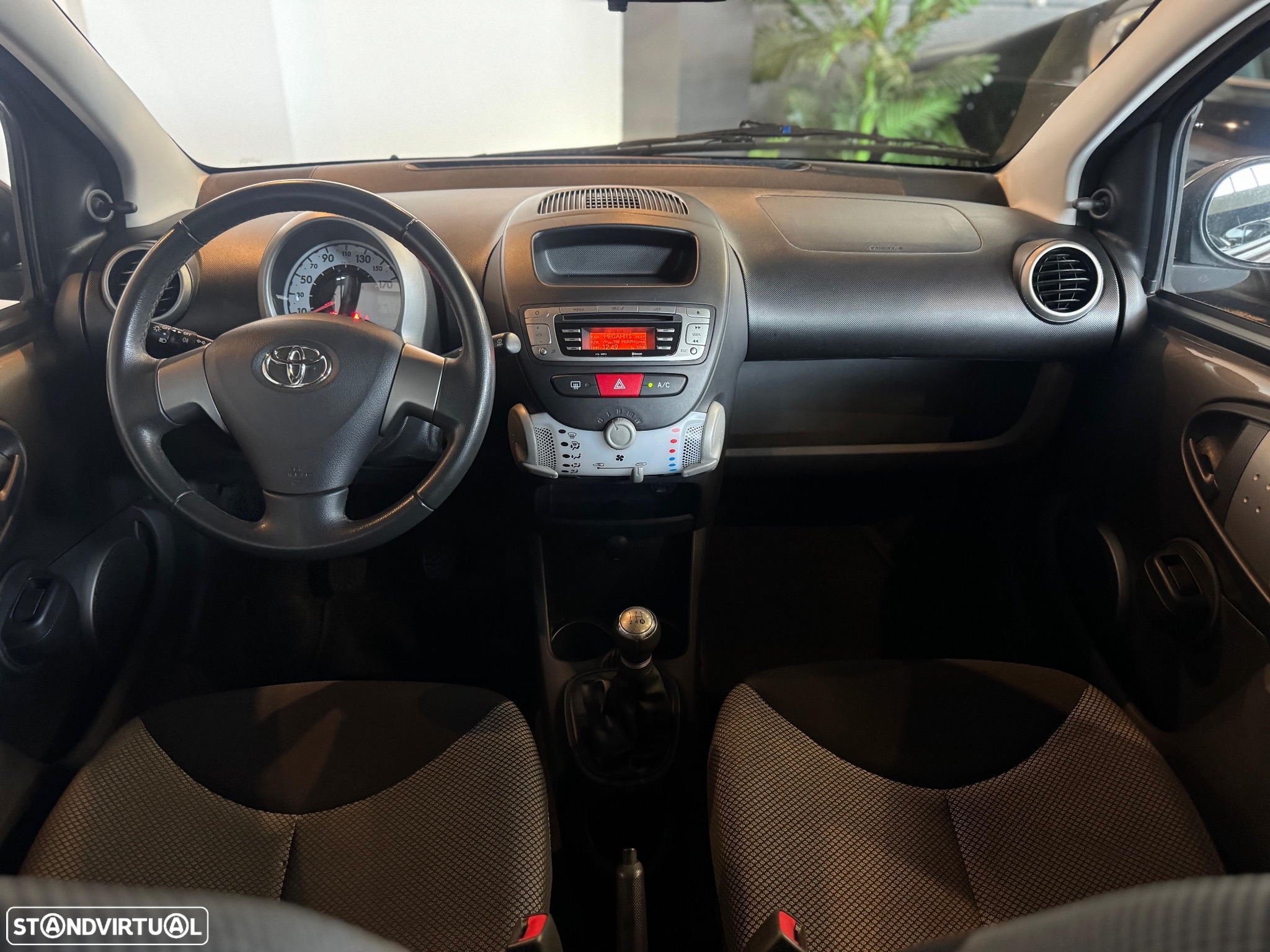 Toyota Aygo 1.0 X-Play+AC - 4