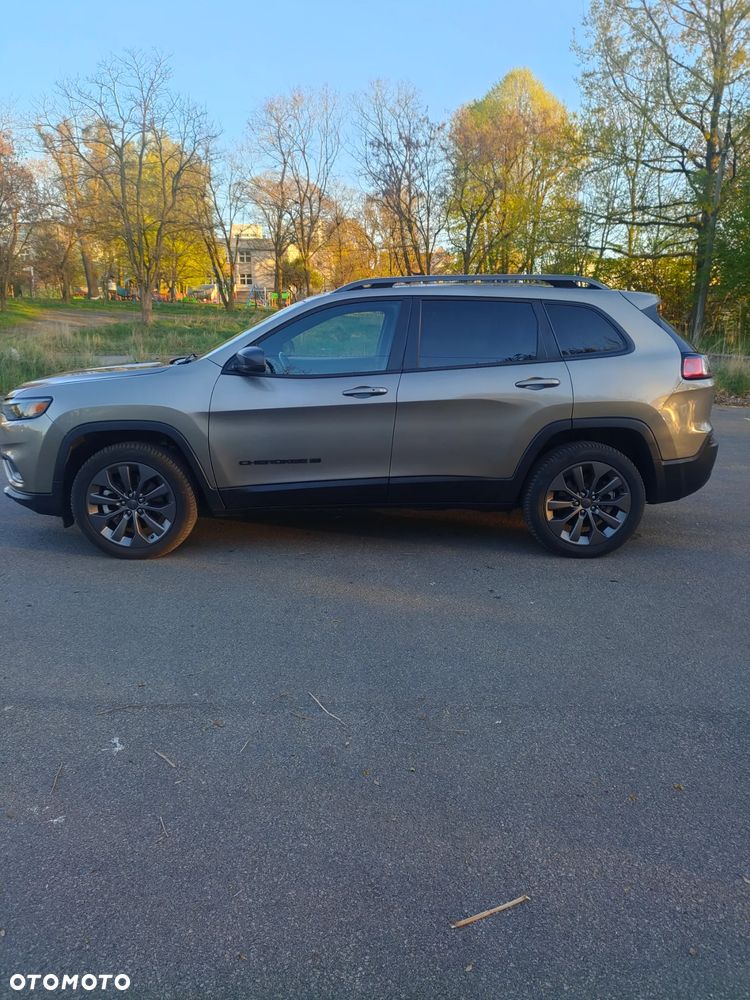 Jeep Cherokee - 6