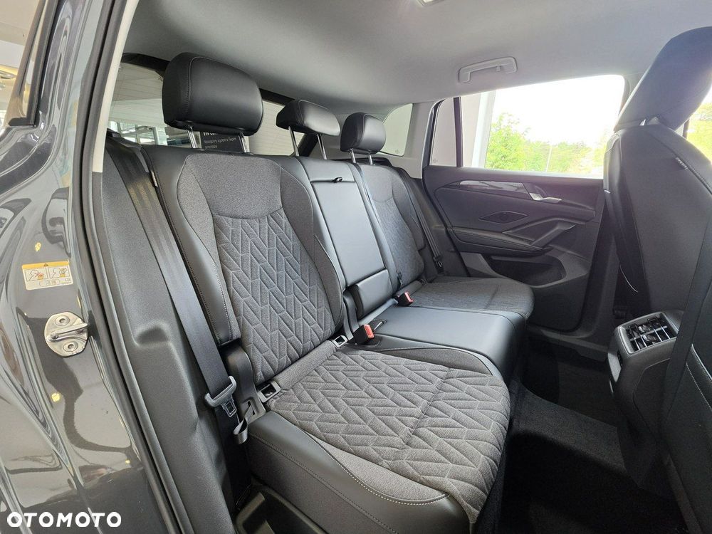 Volkswagen Tiguan - 12