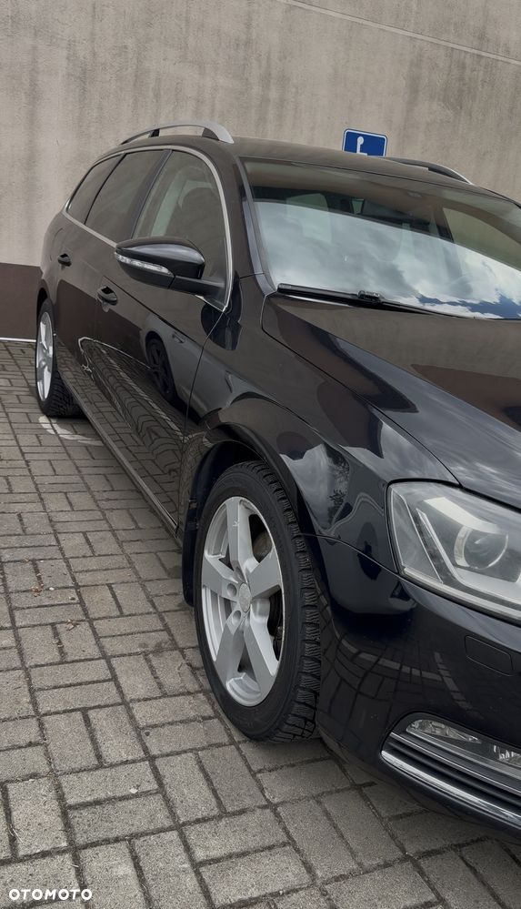 Volkswagen Passat 2.0 TDI DPF DSG Sportline - 22