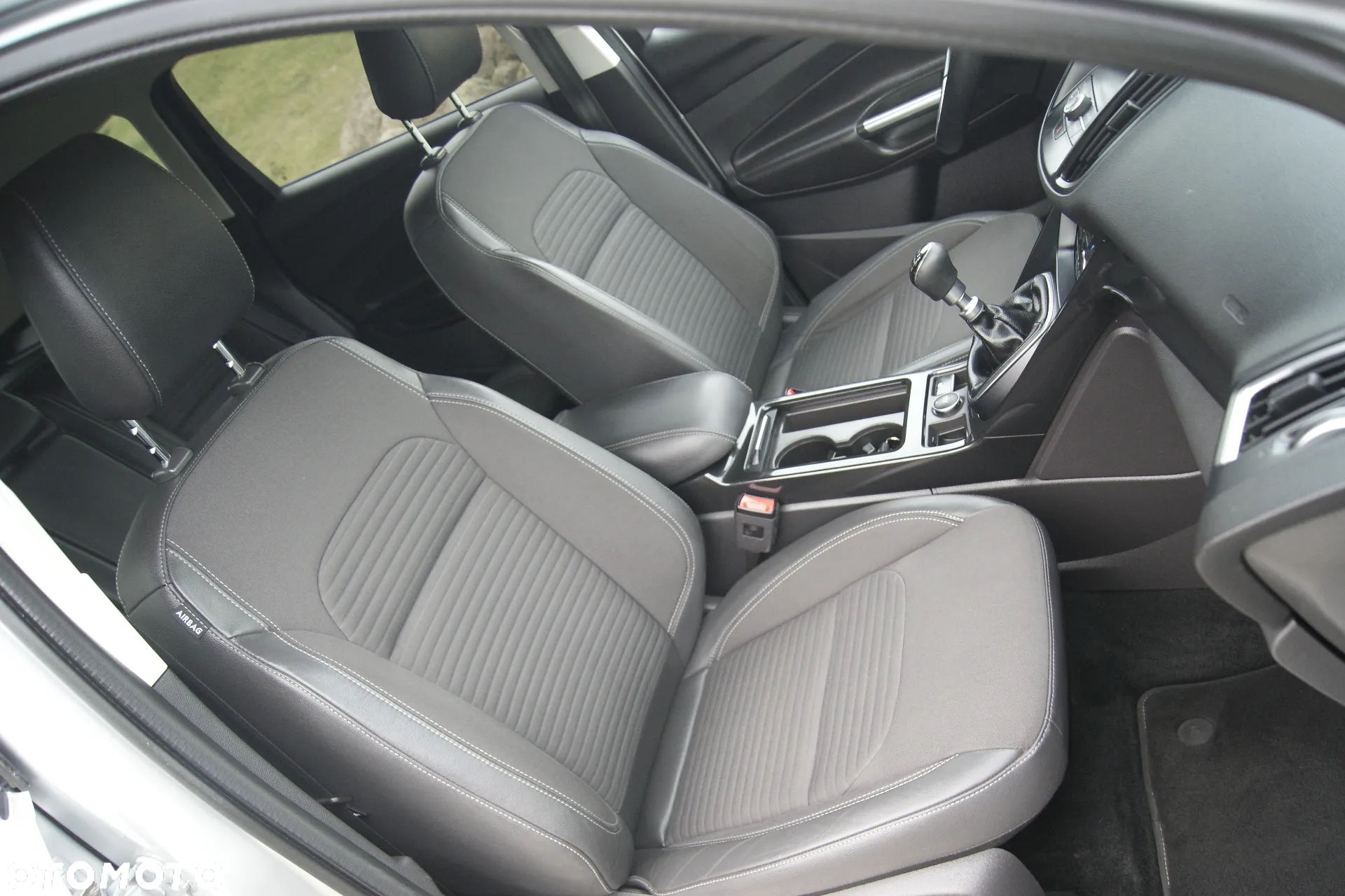 Ford Kuga - 16