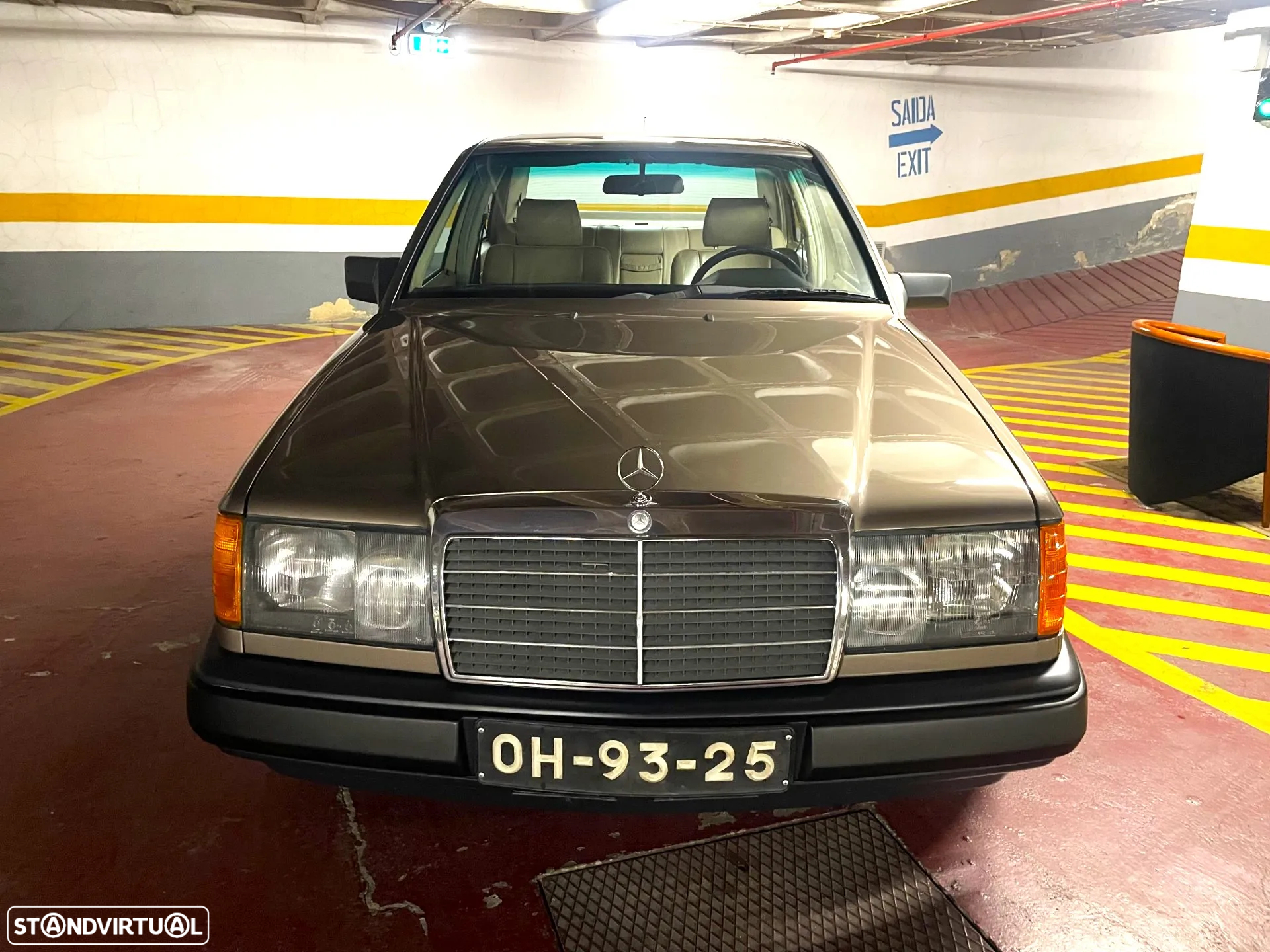 Mercedes-Benz 230 E - 2