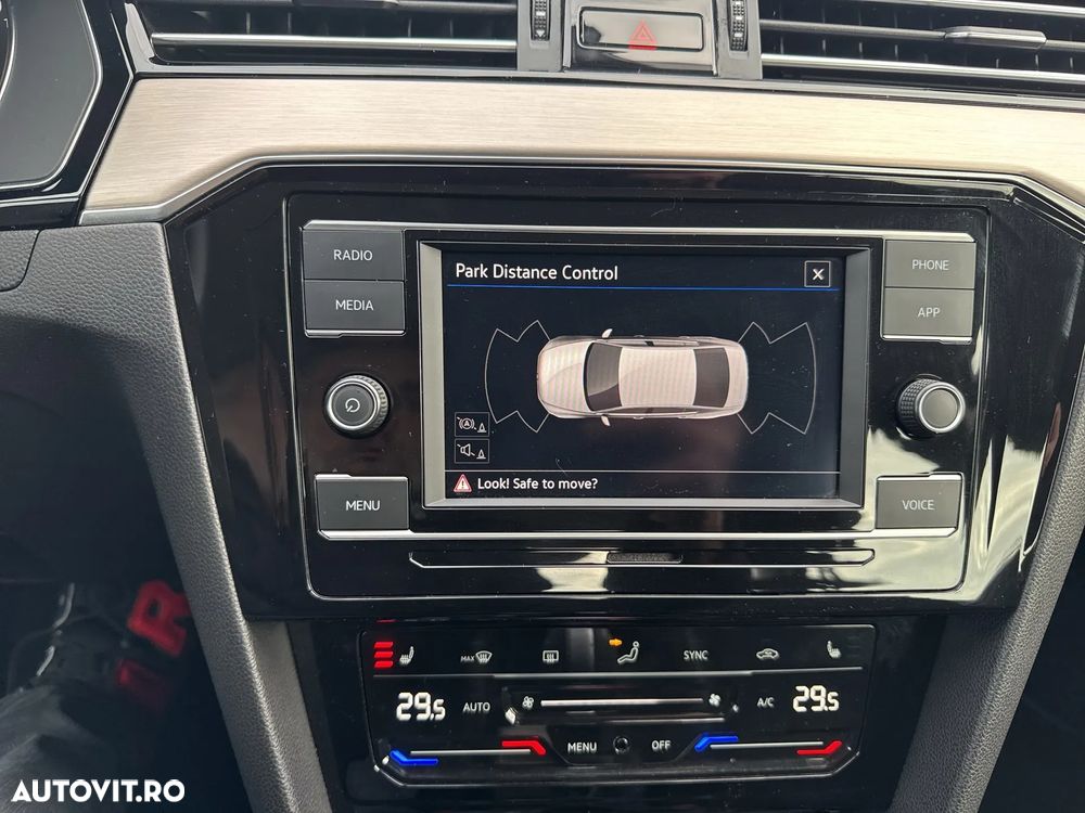 Volkswagen Passat - 25