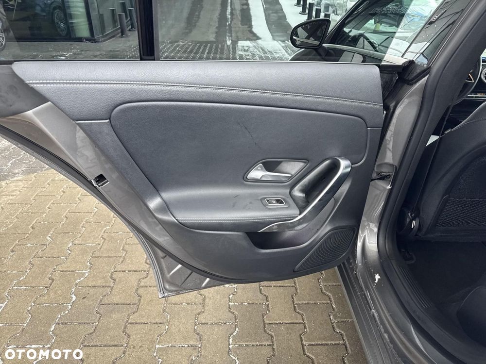 Mercedes-Benz CLA - 16