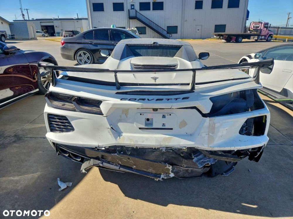 Chevrolet Corvette - 6