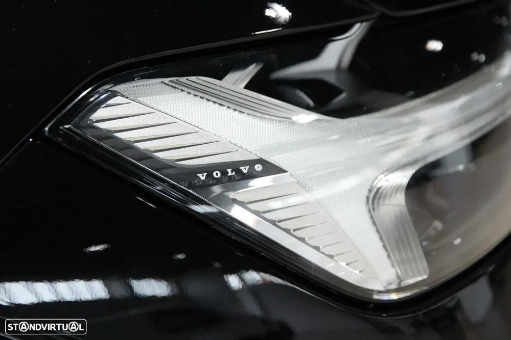 Volvo XC 60 2.0 B4 R-Design - 29