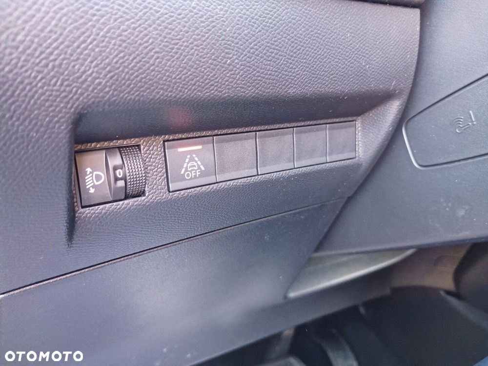 Peugeot 208 - 20
