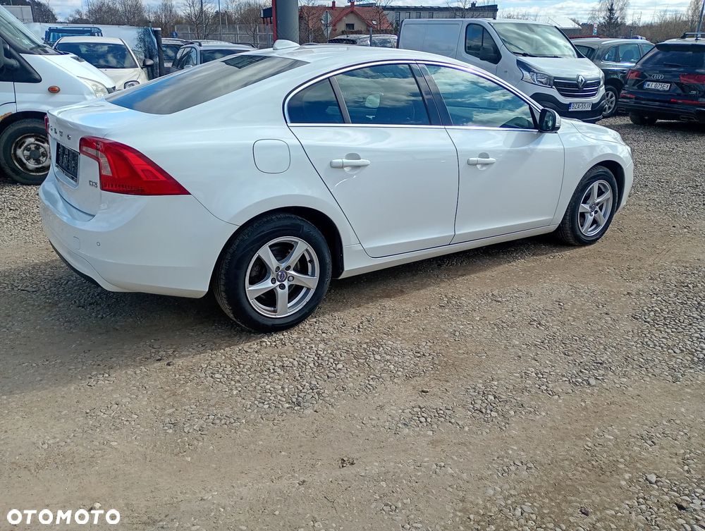 Volvo S60 D3 Geartronic Momentum - 5