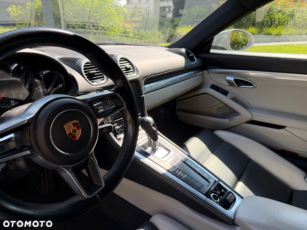 Porsche 718 Cayman - 14