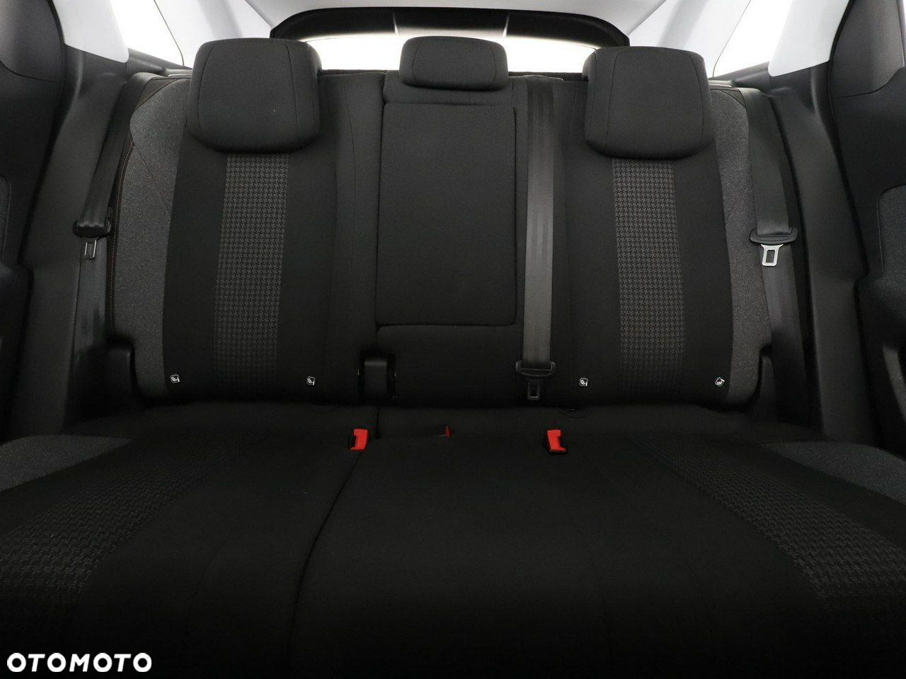 Peugeot 3008 1.2 PureTech Allure S&S EAT8 - 18