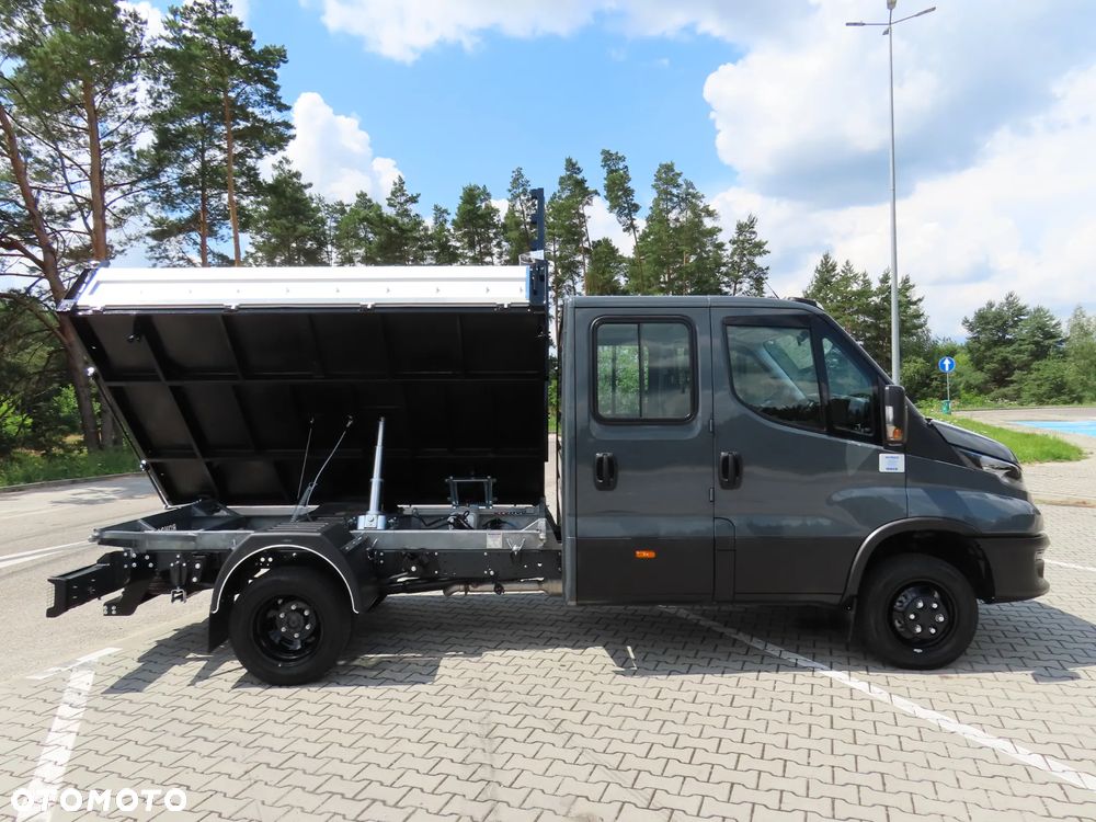 Iveco DAILY 35C16 Doka Dubel Brygadowy MIXTO 6-Cio Os.+755 Kg Ład. Wywrotka Kiper Wywrot x 3 str. 3100 mm Długość + Stelaż i Plandeka 2100 mm Wysokość Renomowanej Firmy RomCar Rozstaw Osi 3750 mm Blokada Tylnego Mostu WZMACNIANY HAK 3500 Kg 55 Tys Km Przeb. Stan Auta JAK NOWY POLECAM - 17