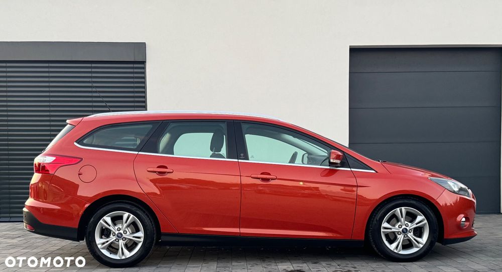Ford Focus 1.6 TDCi DPF Champions Edition - 6