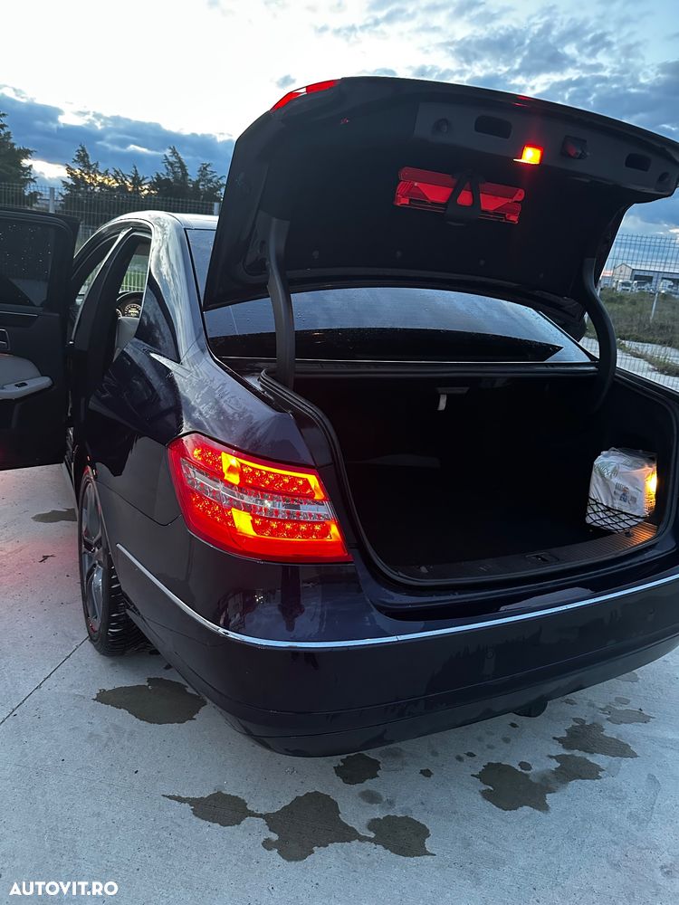 Mercedes-Benz E - 16