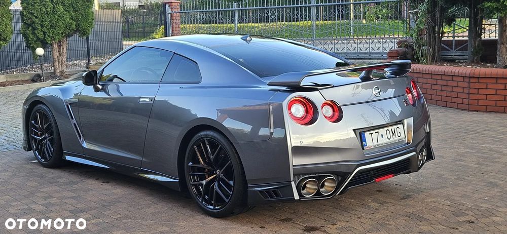 Nissan GT-R Black Edition - 12