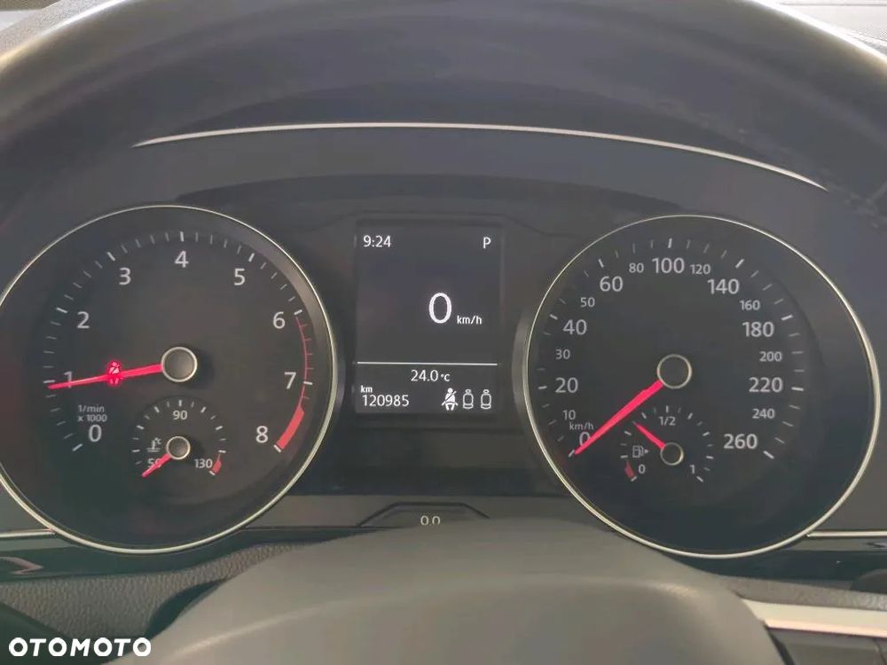 Volkswagen Passat - 10
