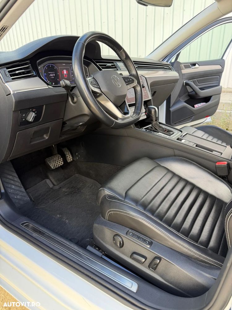 Volkswagen Passat 2.0 TDI SCR DSG Elegance - 9