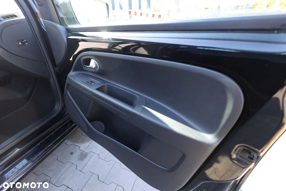 Volkswagen up! - 33