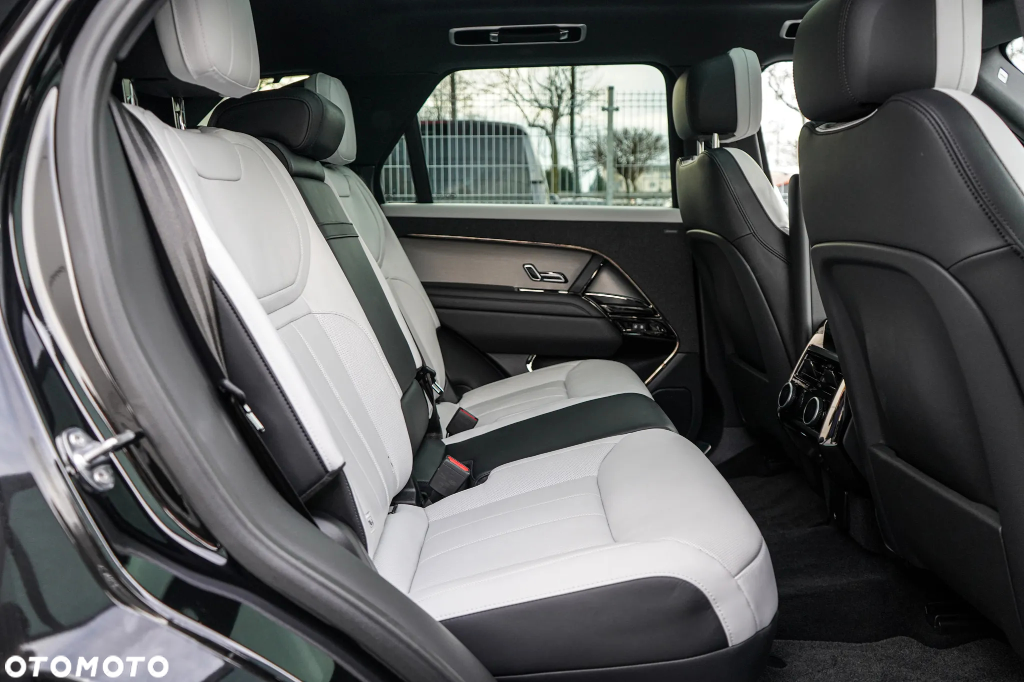 Land Rover Range Rover Sport D300 Dynamic SE - 23