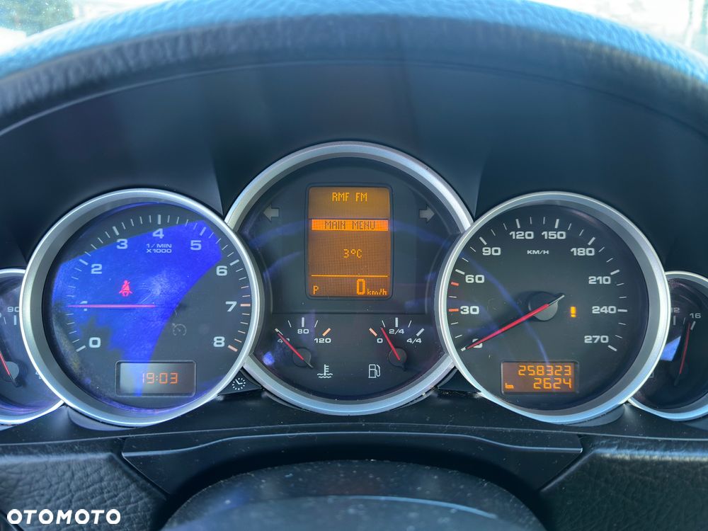 Porsche Cayenne - 21