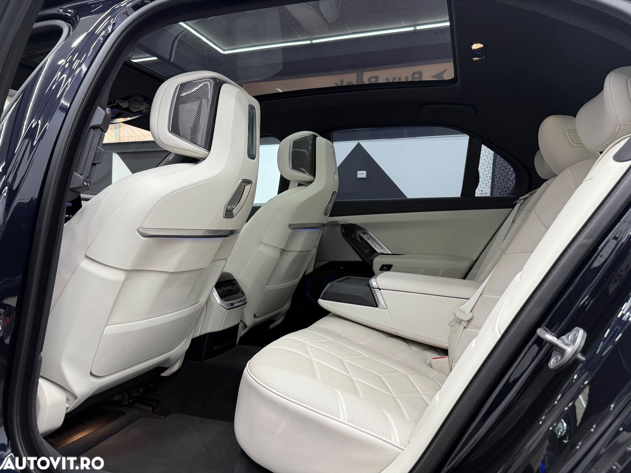 BMW Seria 7 740d xDrive MHEV - 10