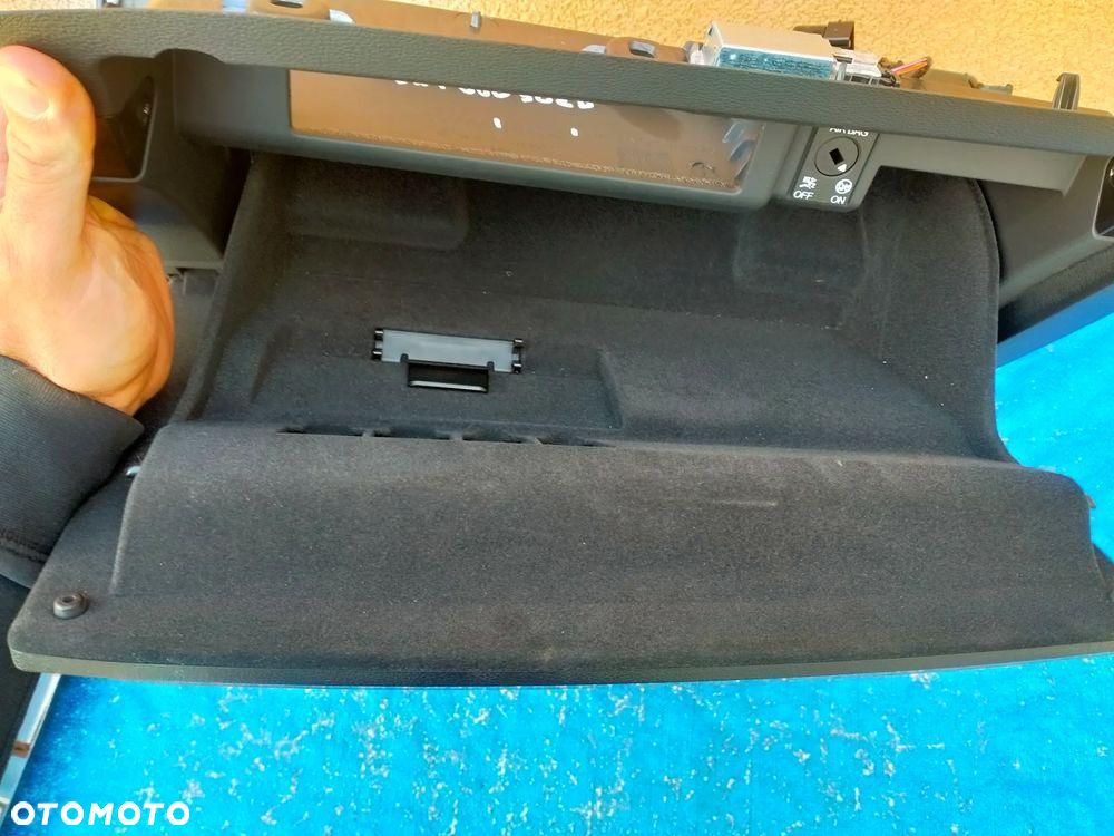 Audi A4 B9 Lift Schowek Pasażera Konsoli Prawy 2024r 8W1880302D - 6