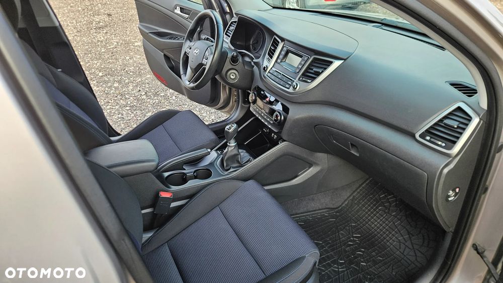 Hyundai Tucson 1.6 GDI BlueDrive Style 2WD - 11