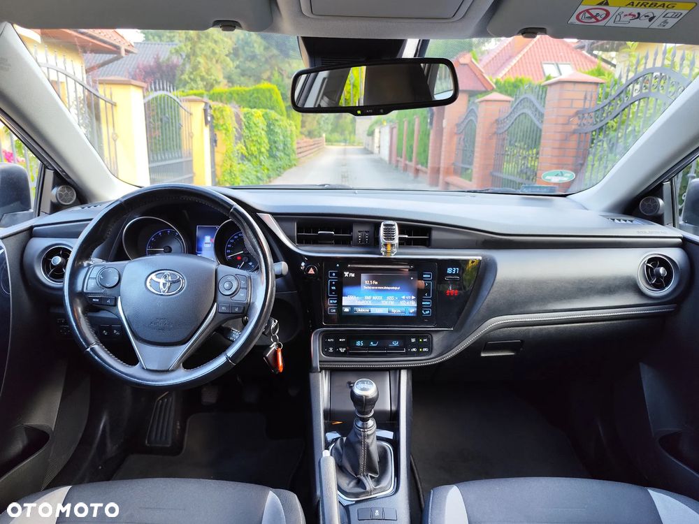 Toyota Auris 1.6 Premium - 9
